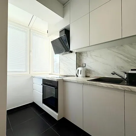 Pearl - Bright 2br Апартамент Варна