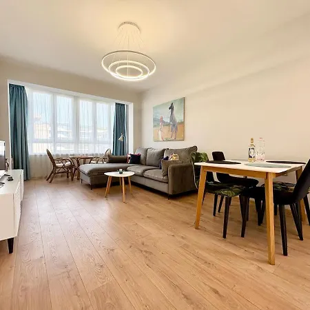 Pearl - Bright 2br Апартамент Варна