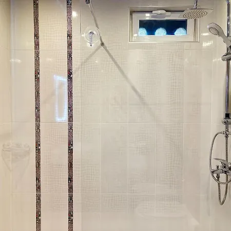 Апартамент Pearl - Bright 2br